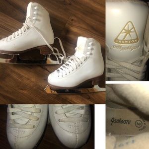Jackson Mystique ice figure skates size 2 youth